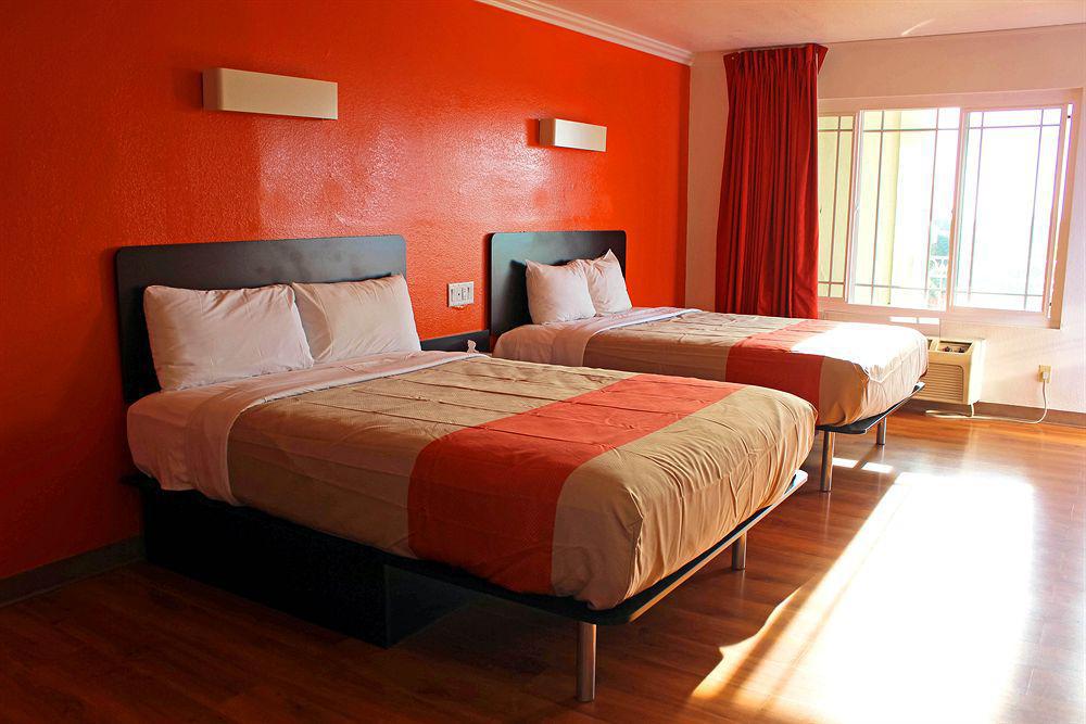 Motel 6-Vista, Ca מראה חיצוני תמונה