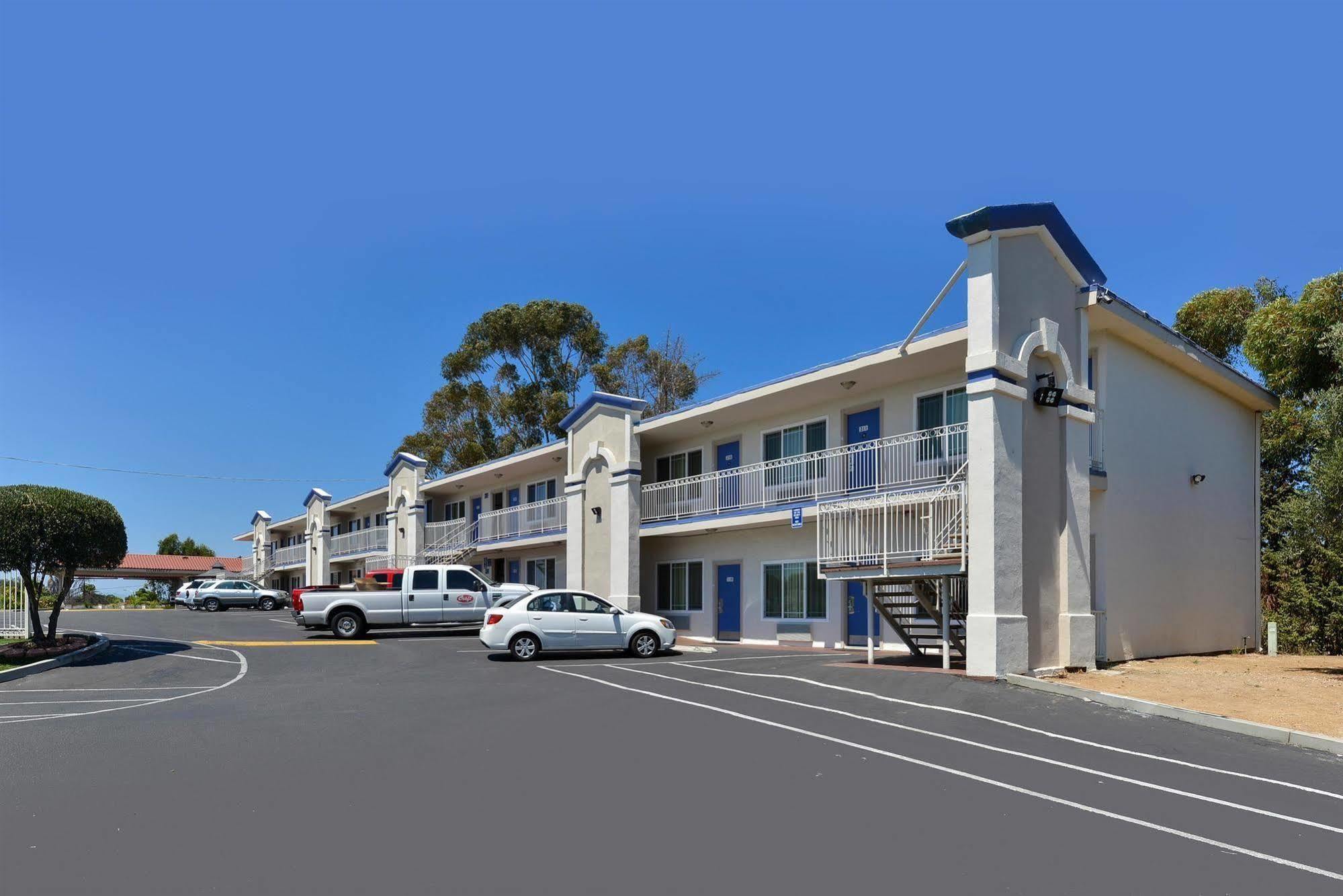 Motel 6-Vista, Ca מראה חיצוני תמונה