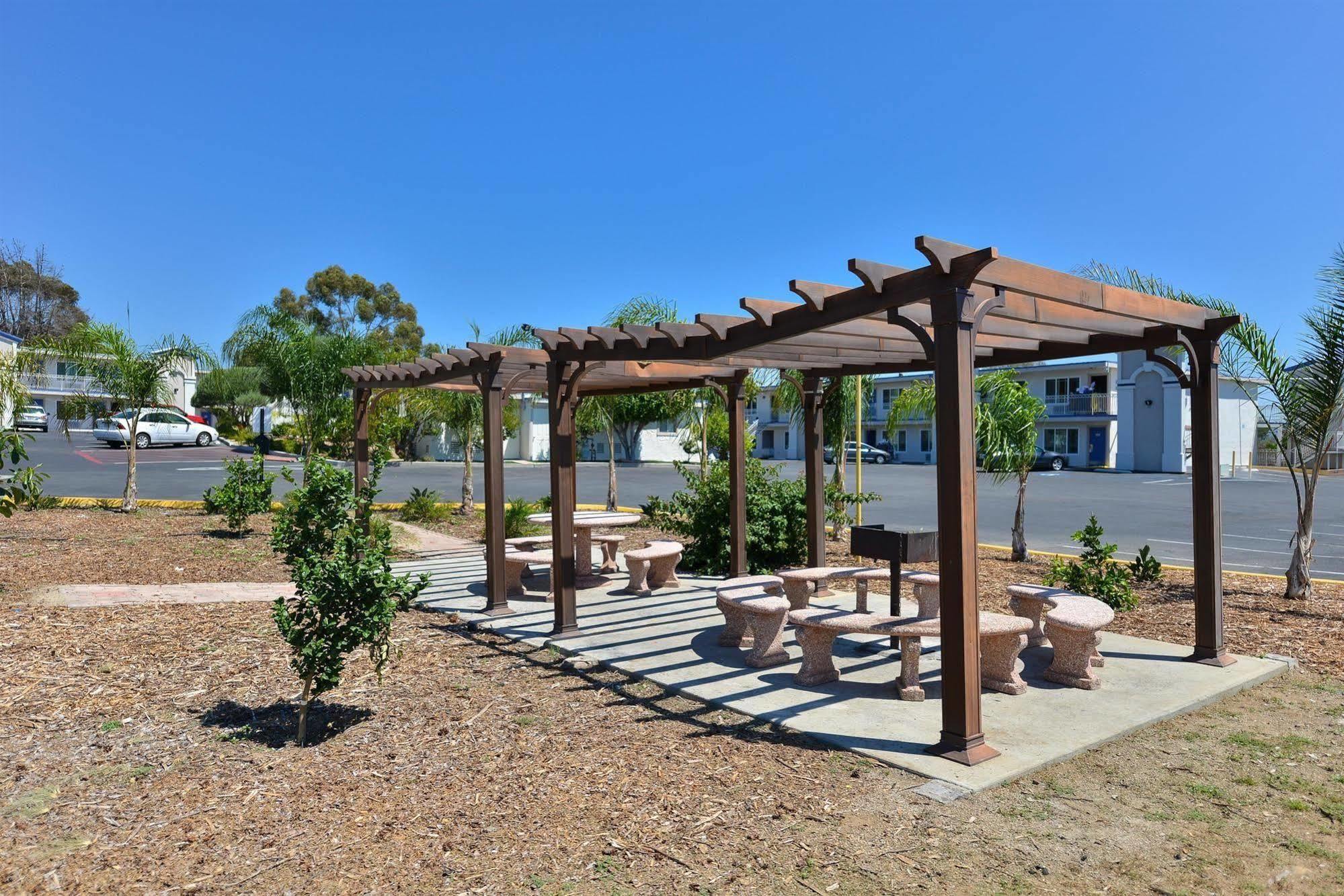 Motel 6-Vista, Ca מראה חיצוני תמונה
