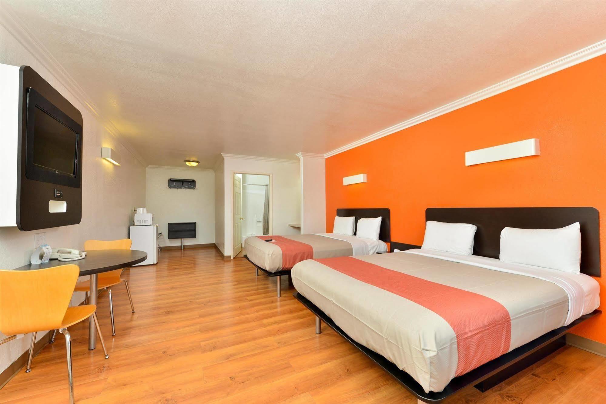 Motel 6-Vista, Ca מראה חיצוני תמונה