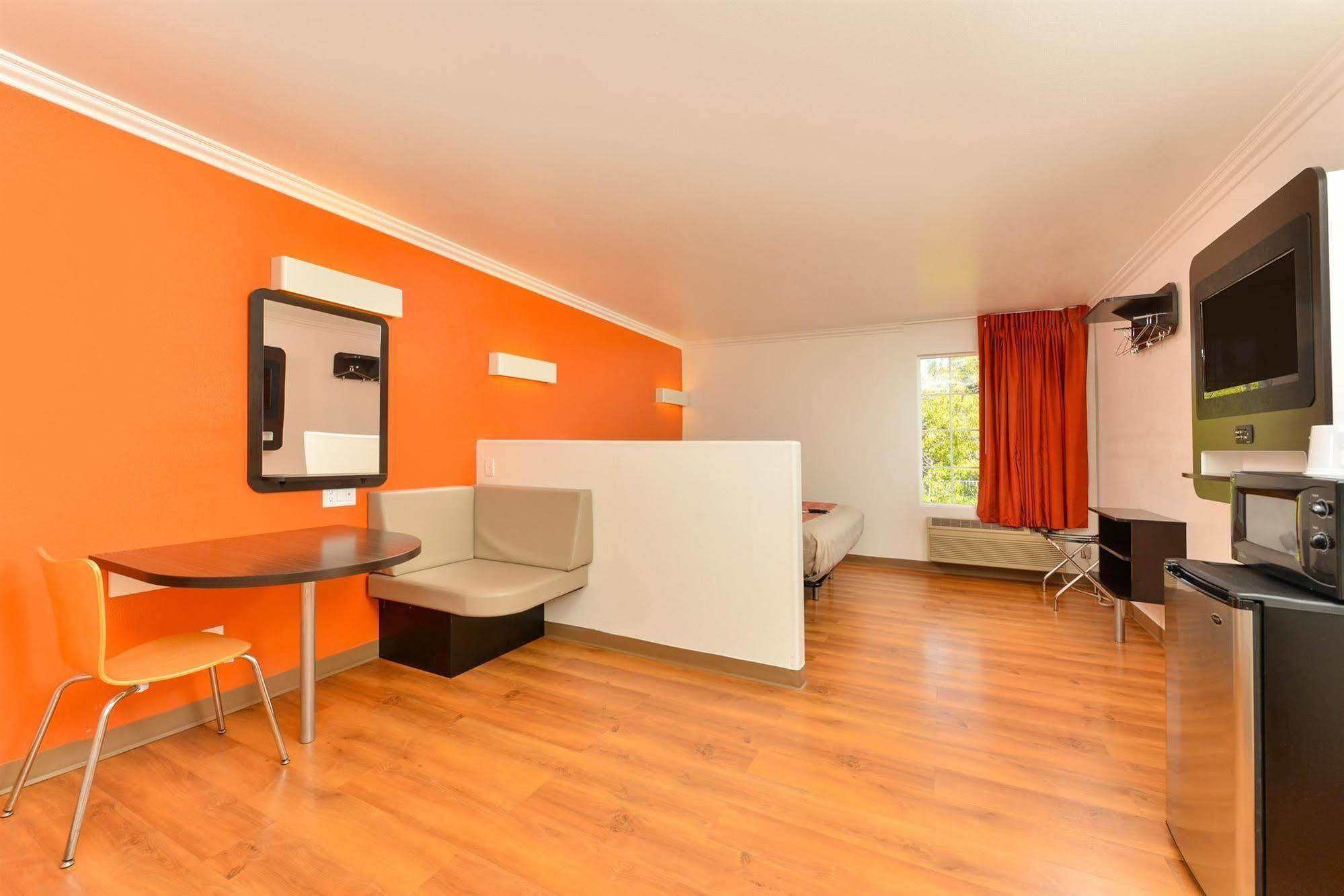 Motel 6-Vista, Ca מראה חיצוני תמונה