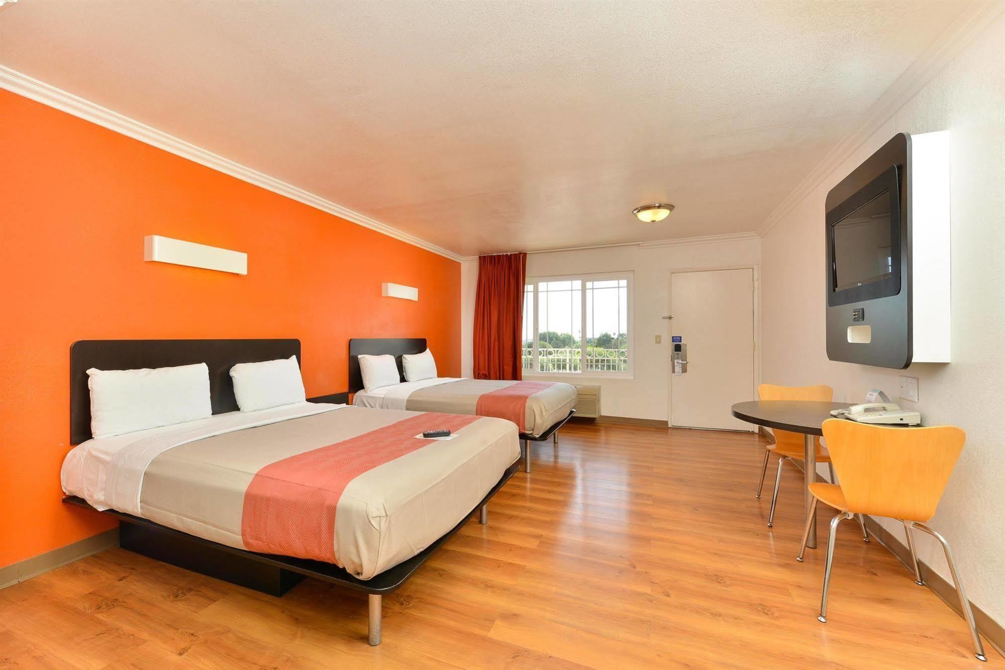 Motel 6-Vista, Ca מראה חיצוני תמונה