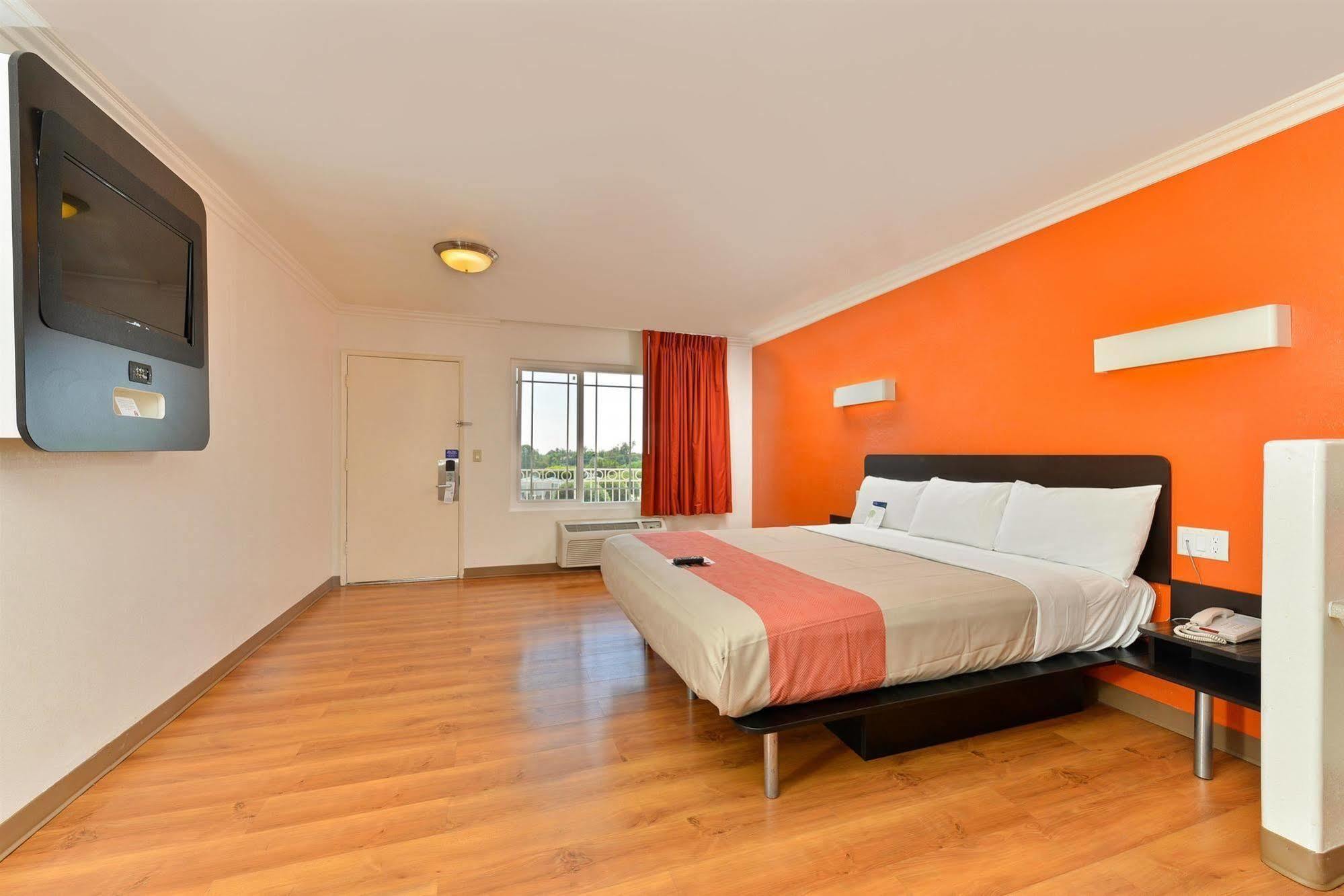 Motel 6-Vista, Ca מראה חיצוני תמונה